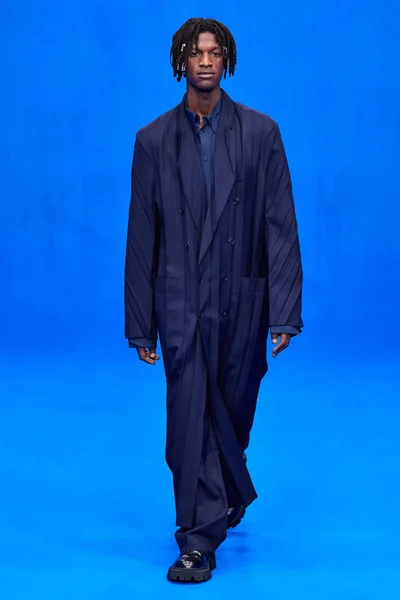 Look 29
